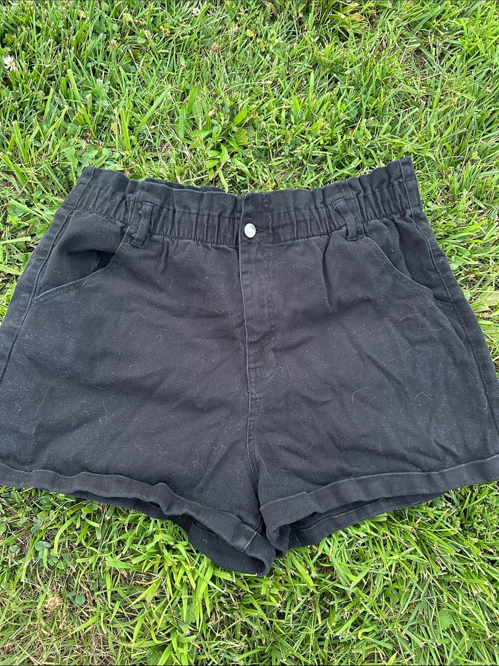 Women’s Black Elastic-Waist Casual Shorts
